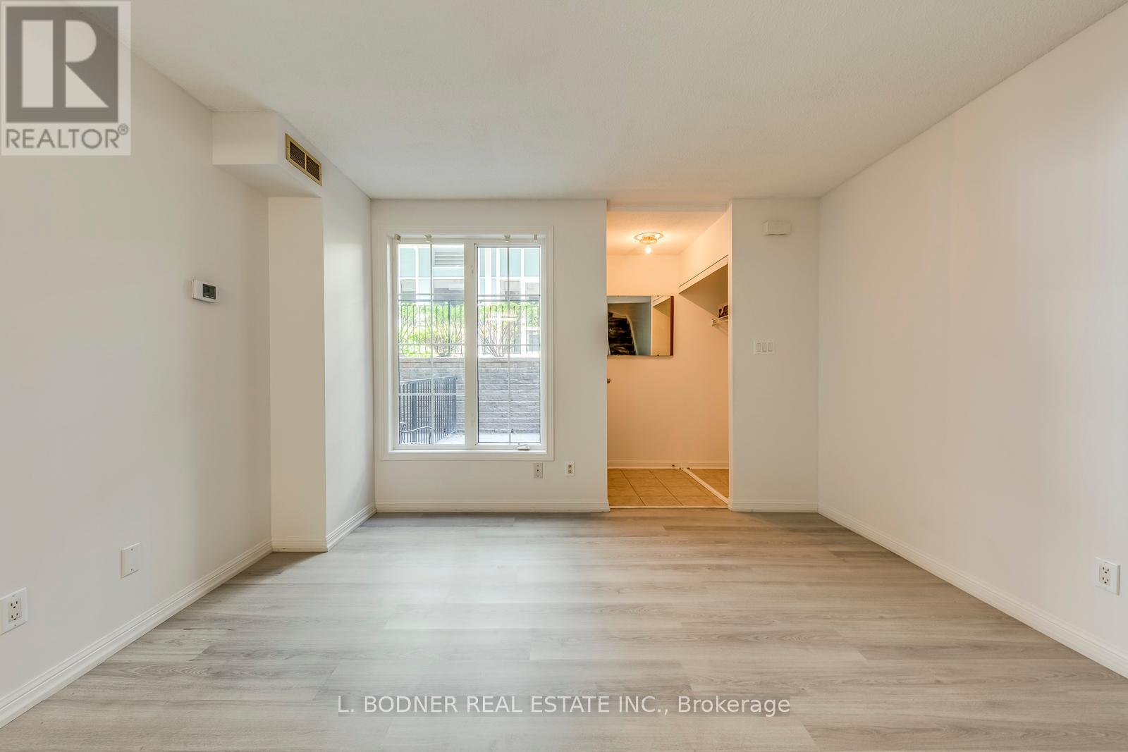 Photo 4 of 116 70 Douro Street, Toronto ON