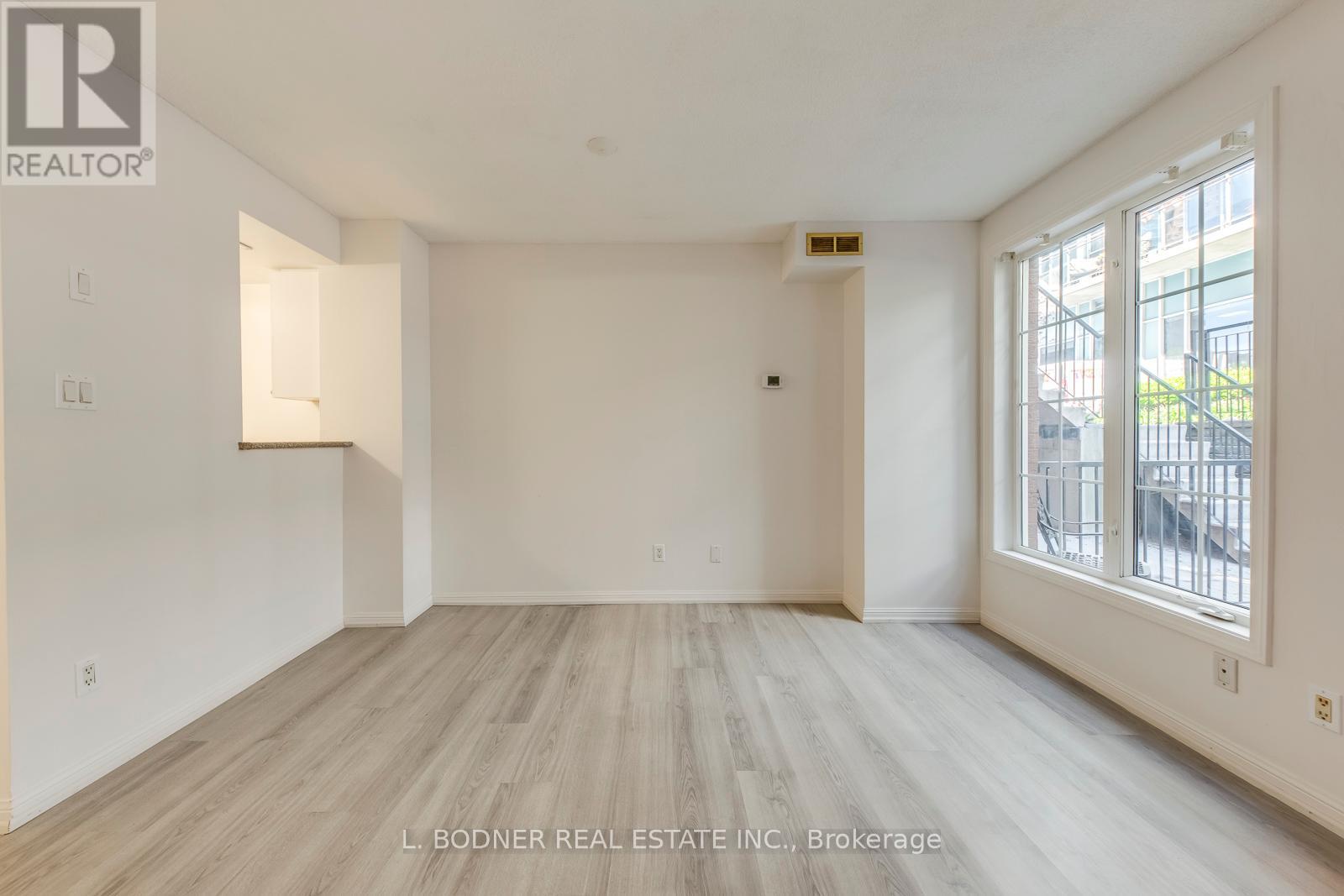 Photo 7 of 116 70 Douro Street, Toronto ON