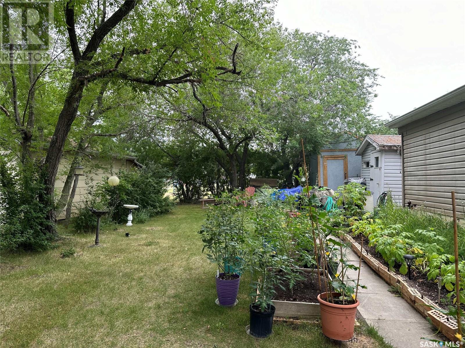 Photo 10 of 63 Donald Place, Alice Beach SK