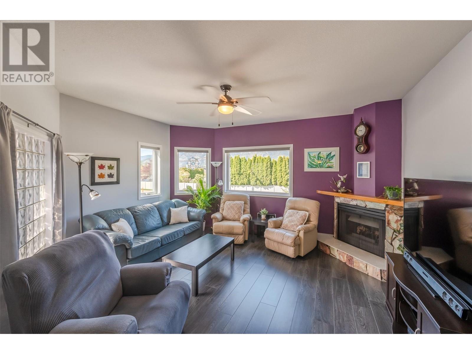24 3096 South Main Street, Penticton