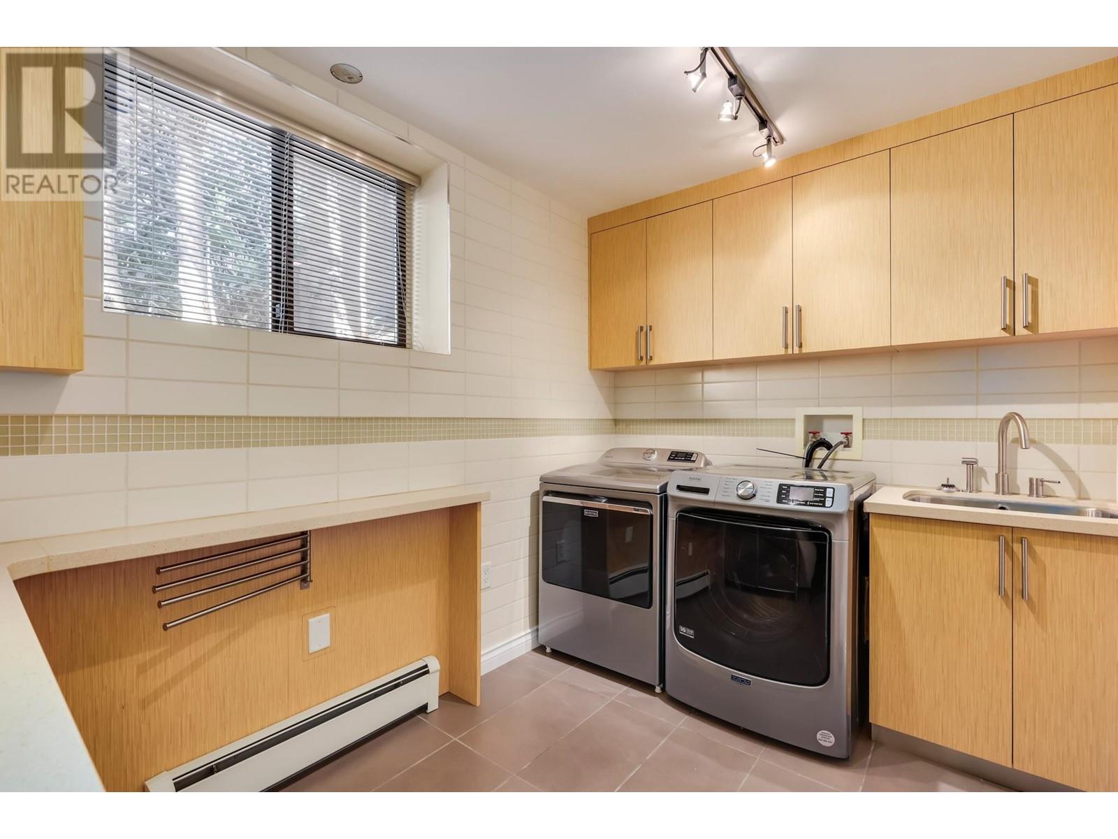 31 AXFORD BAY, Port Moody real estate listing R3000349