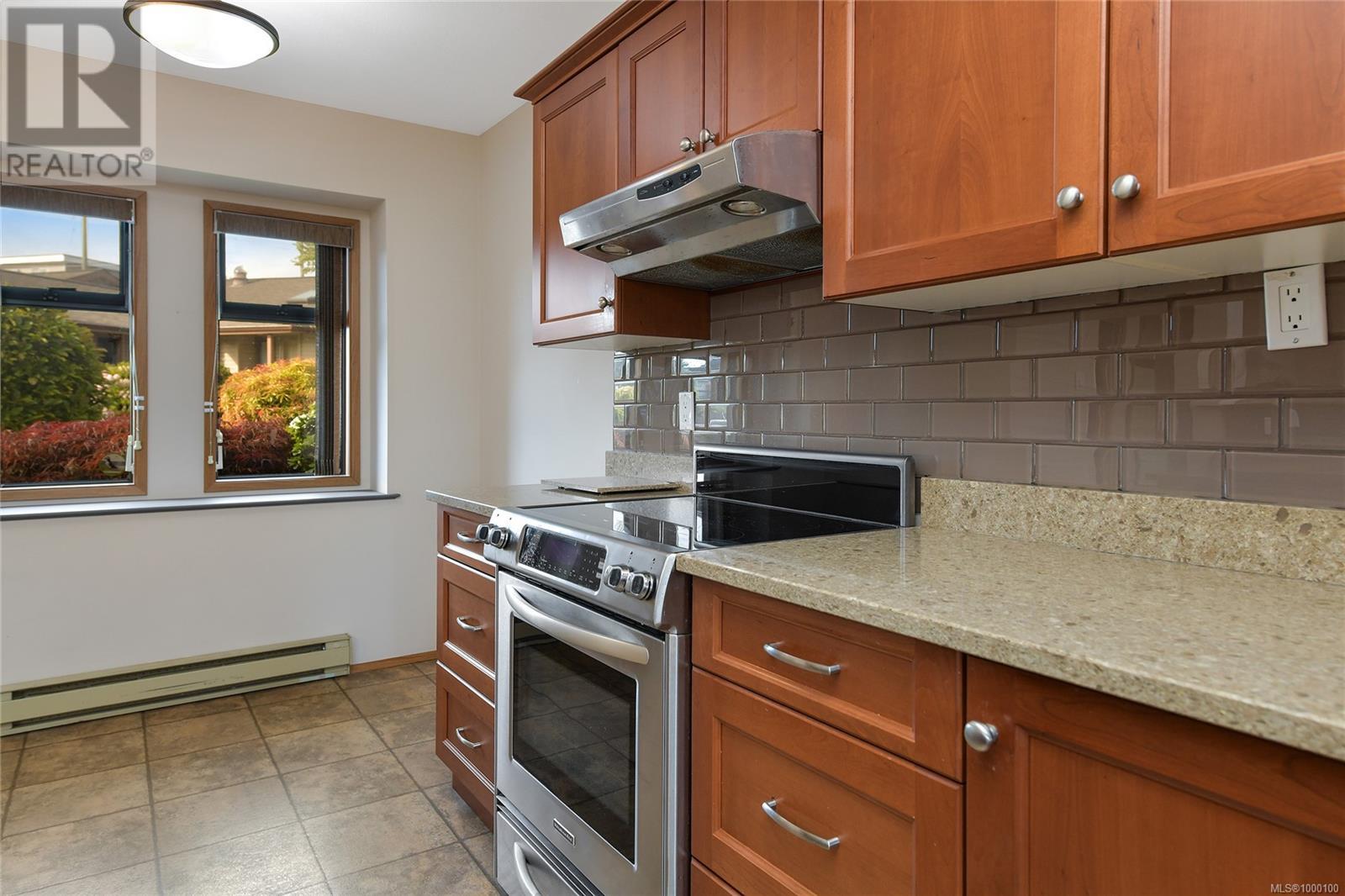 2 1144 Verdier Ave, Central Saanich