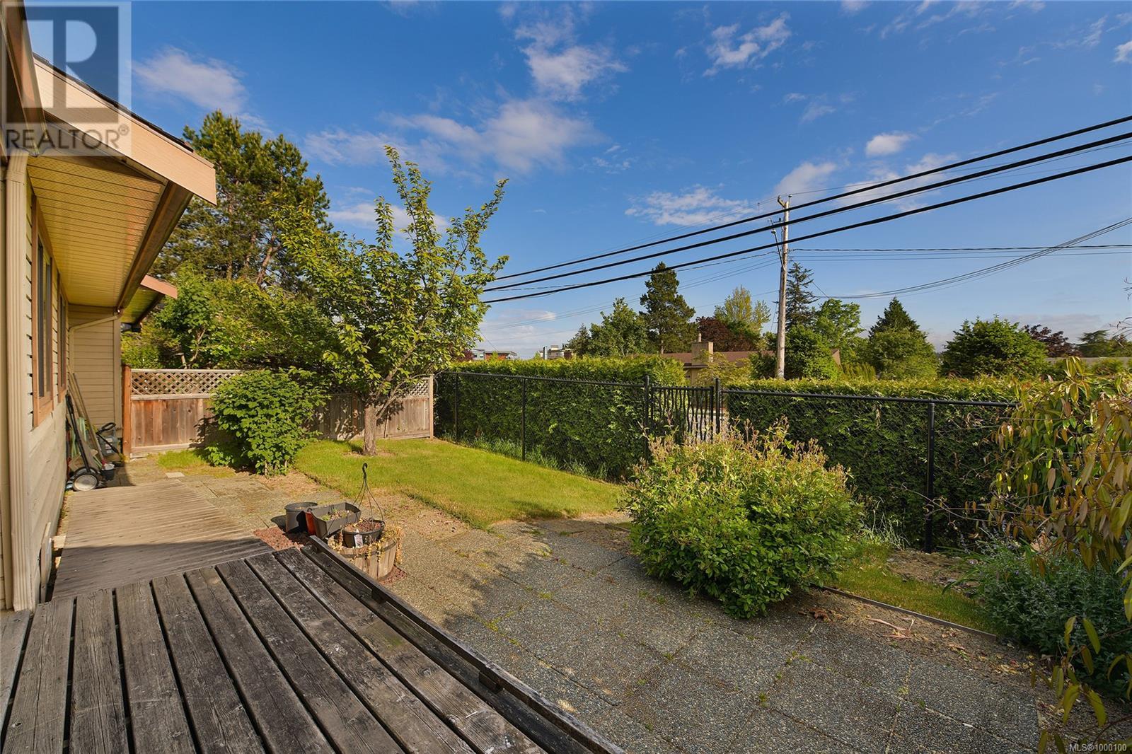 2 1144 Verdier Ave, Central Saanich