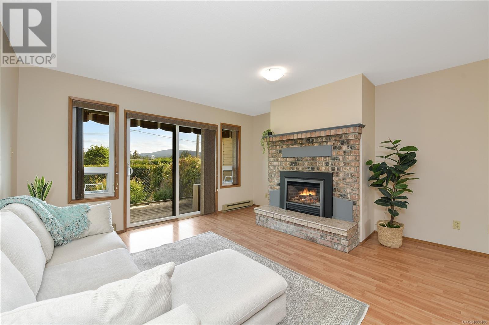2 1144 Verdier Ave, Central Saanich