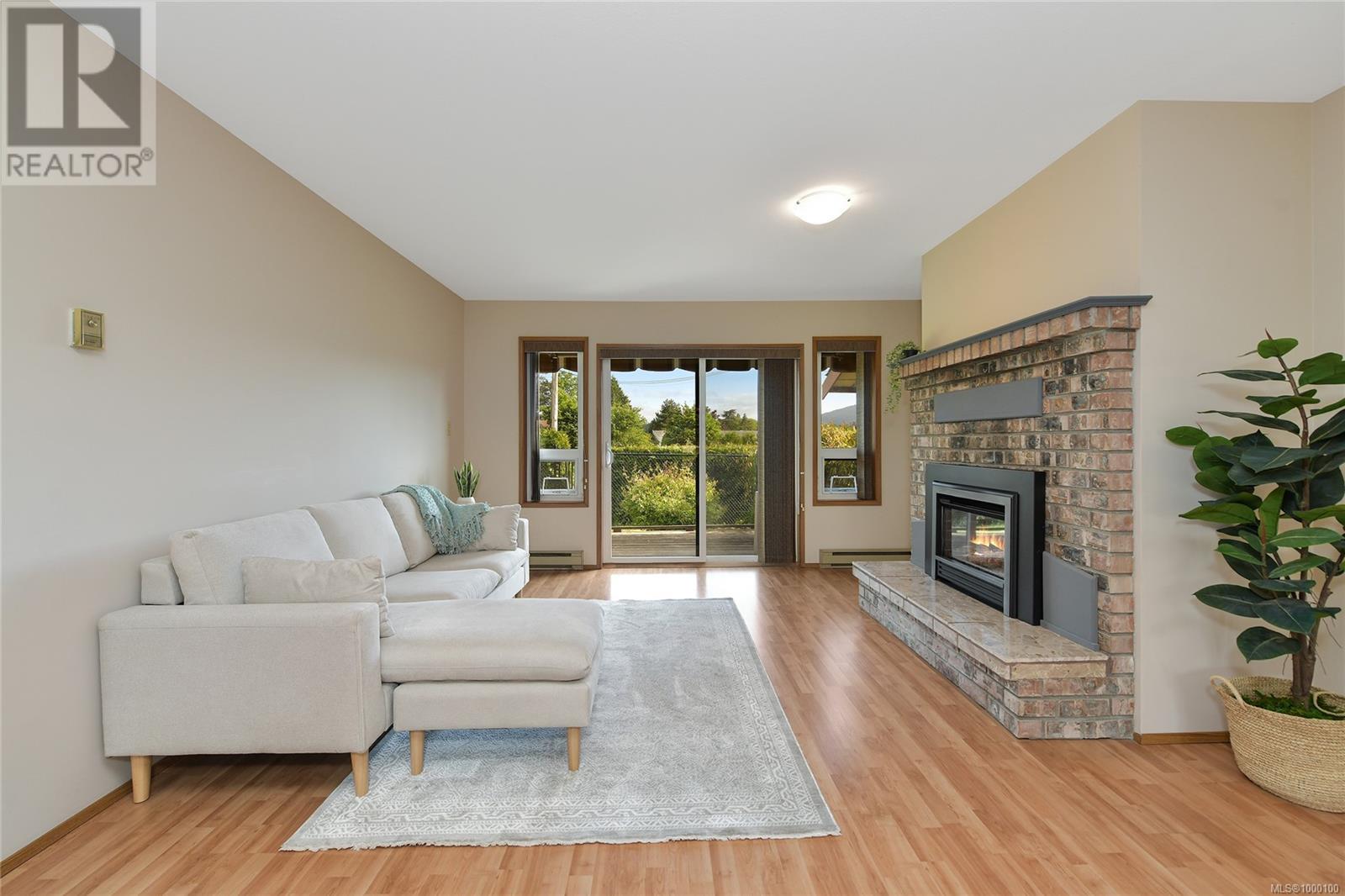 2 1144 Verdier Ave, Central Saanich