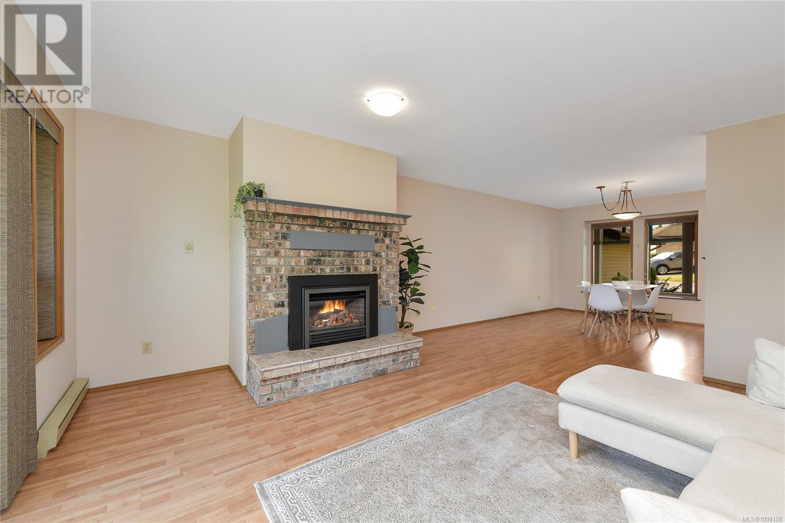 2 1144 Verdier Ave, Central Saanich