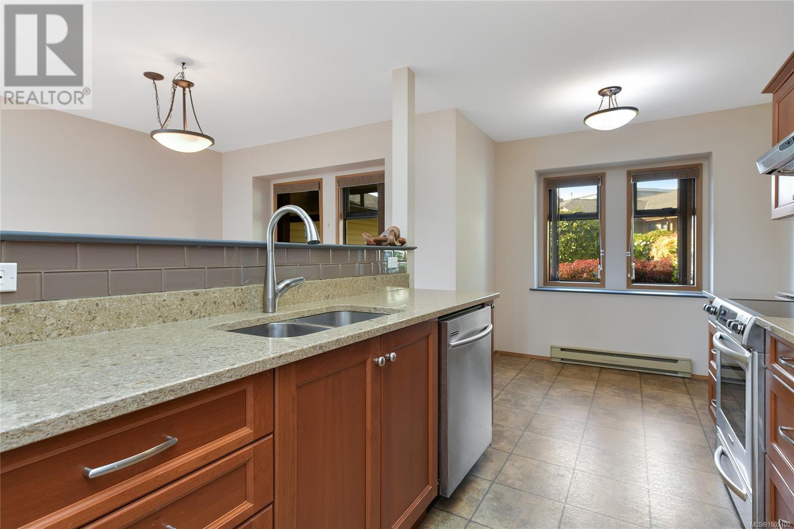2 1144 Verdier Ave, Central Saanich