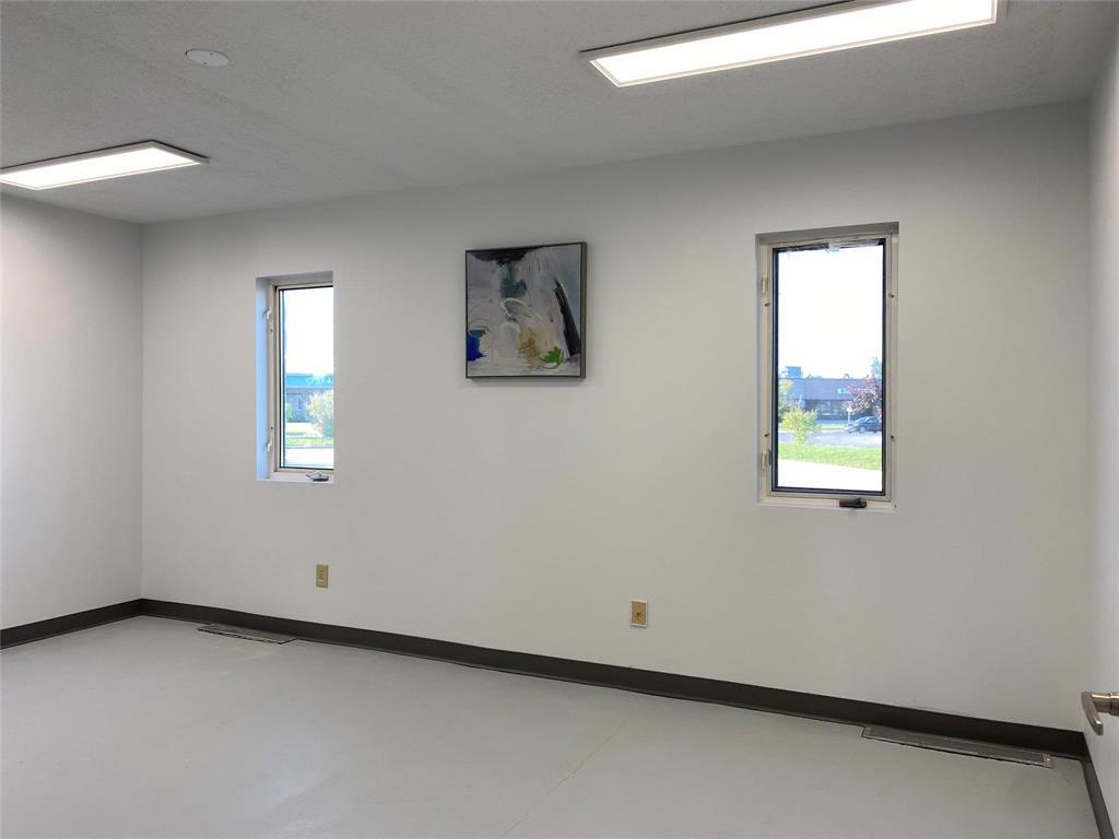 Photo 12 of 500 Dovercourt Drive, Winnipeg MB