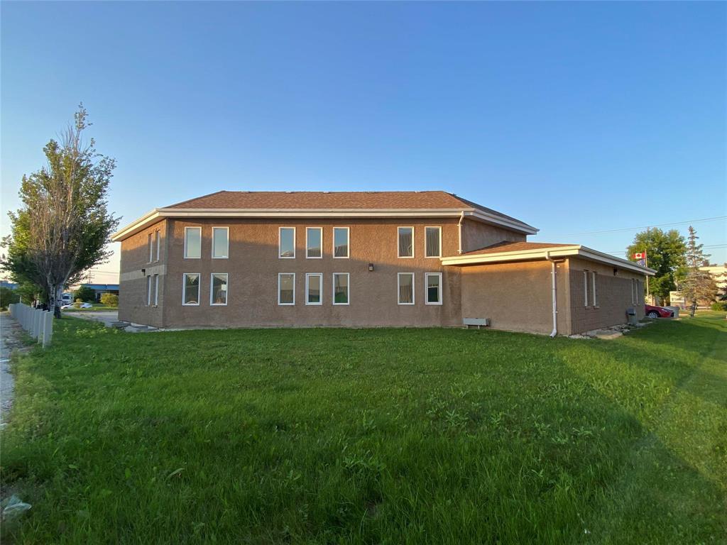 Photo 23 of 500 Dovercourt Drive, Winnipeg MB