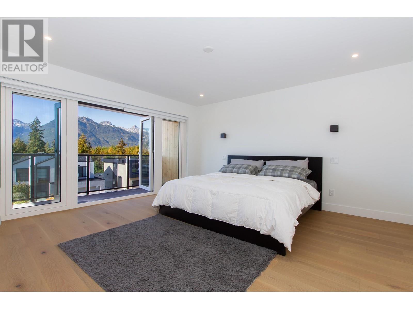 8 3385 MAMQUAM ROAD, Squamish
