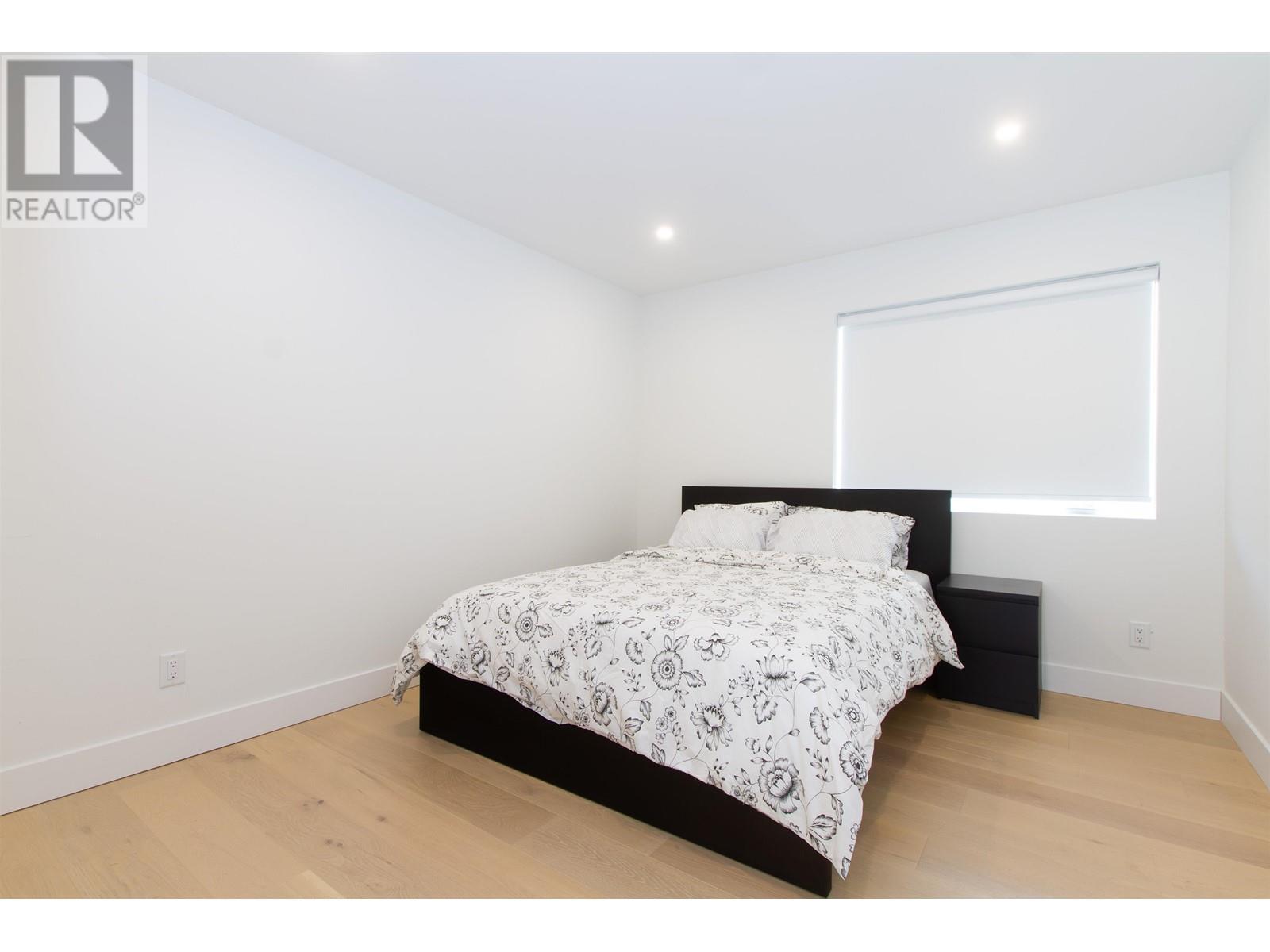 8 3385 MAMQUAM ROAD, Squamish