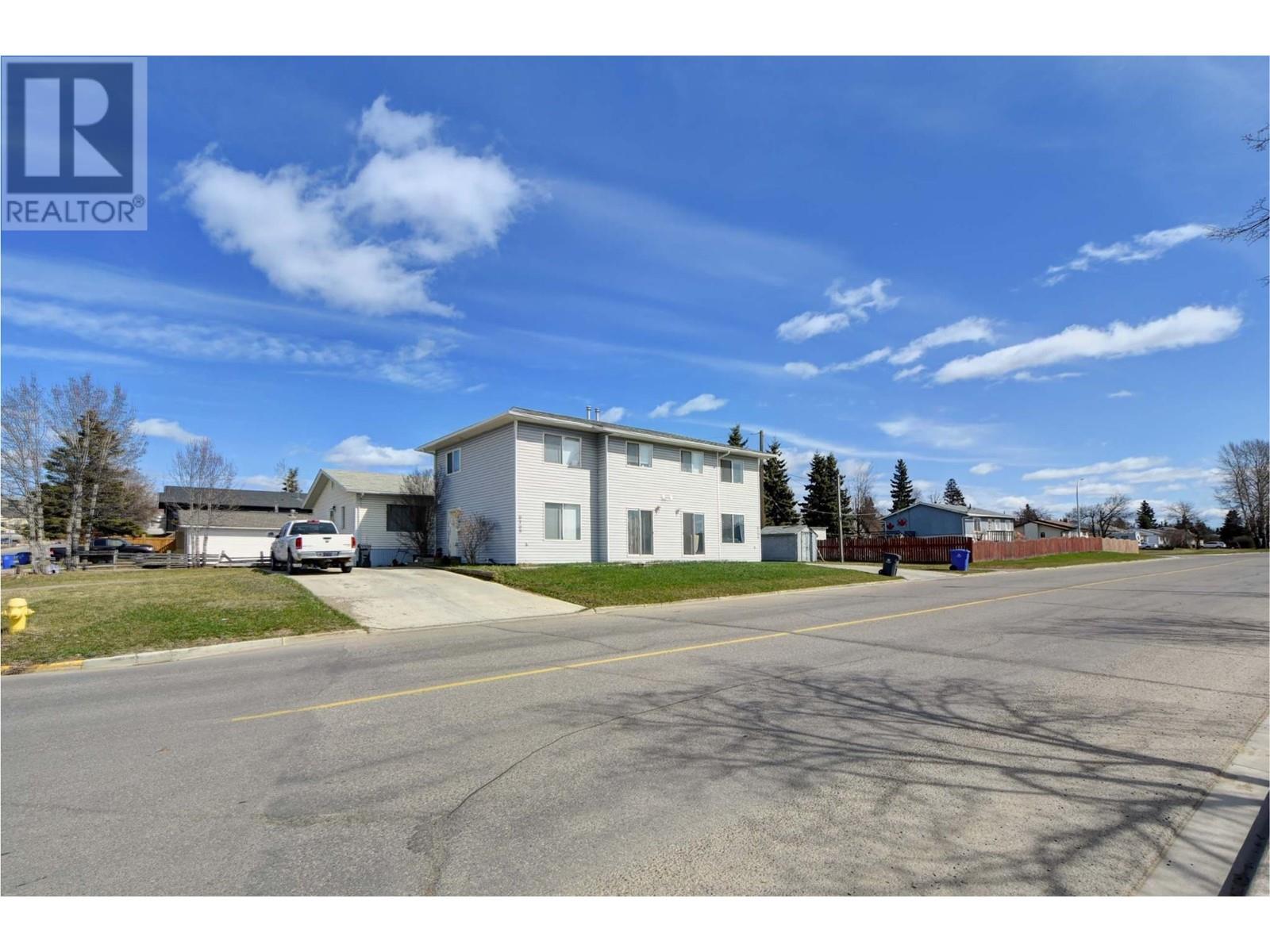 Photo 9 of 9706 9708 96 Avenue, Fort St John BC