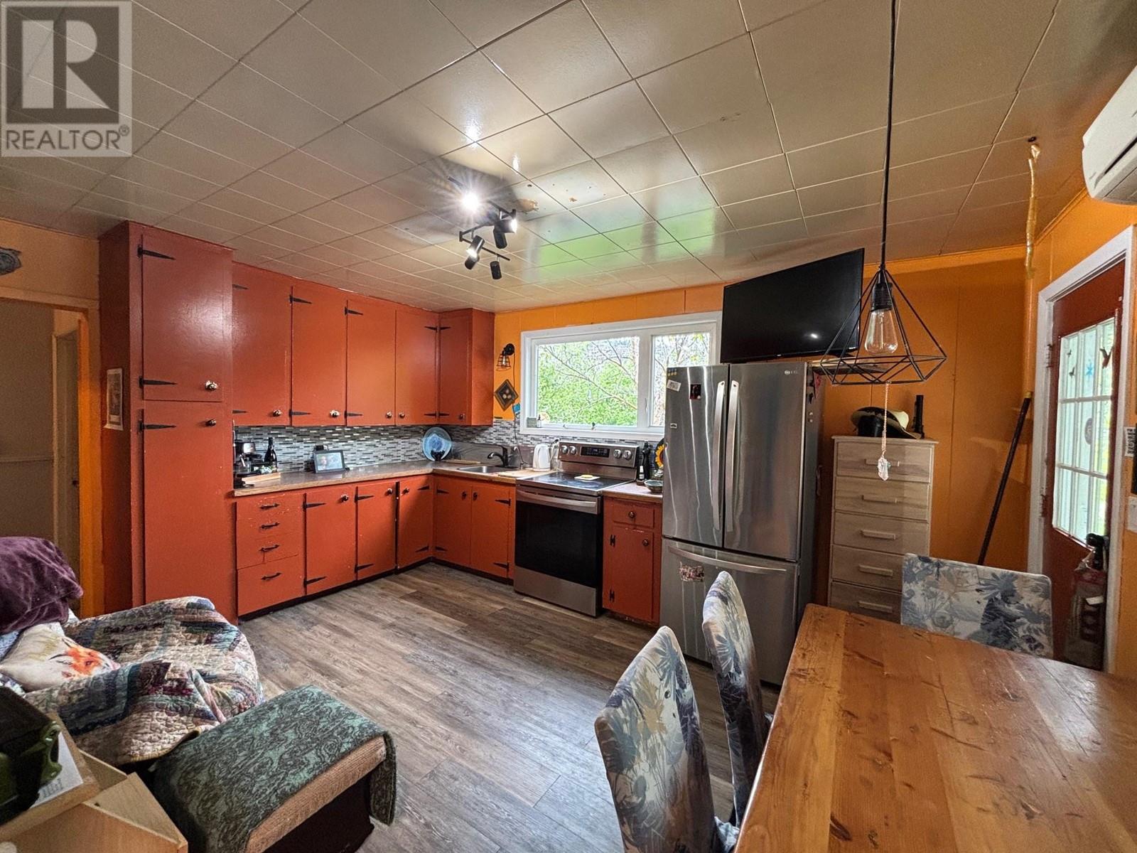 3900 Highway 3, Rock Creek