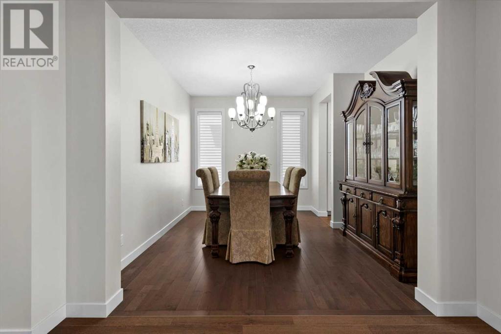 Single Family House for Sale in  Quarry Gardens SE Douglasdale/Glen Calgary 