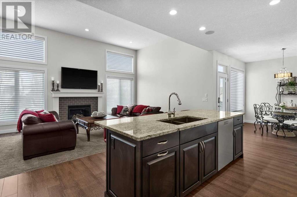 Single Family House for Sale in  Quarry Gardens SE Douglasdale/Glen Calgary 