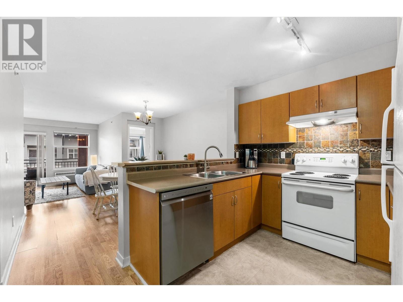 403 555 Yates Road, Kelowna