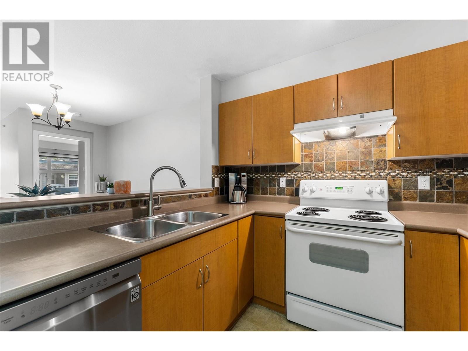 403 555 Yates Road, Kelowna