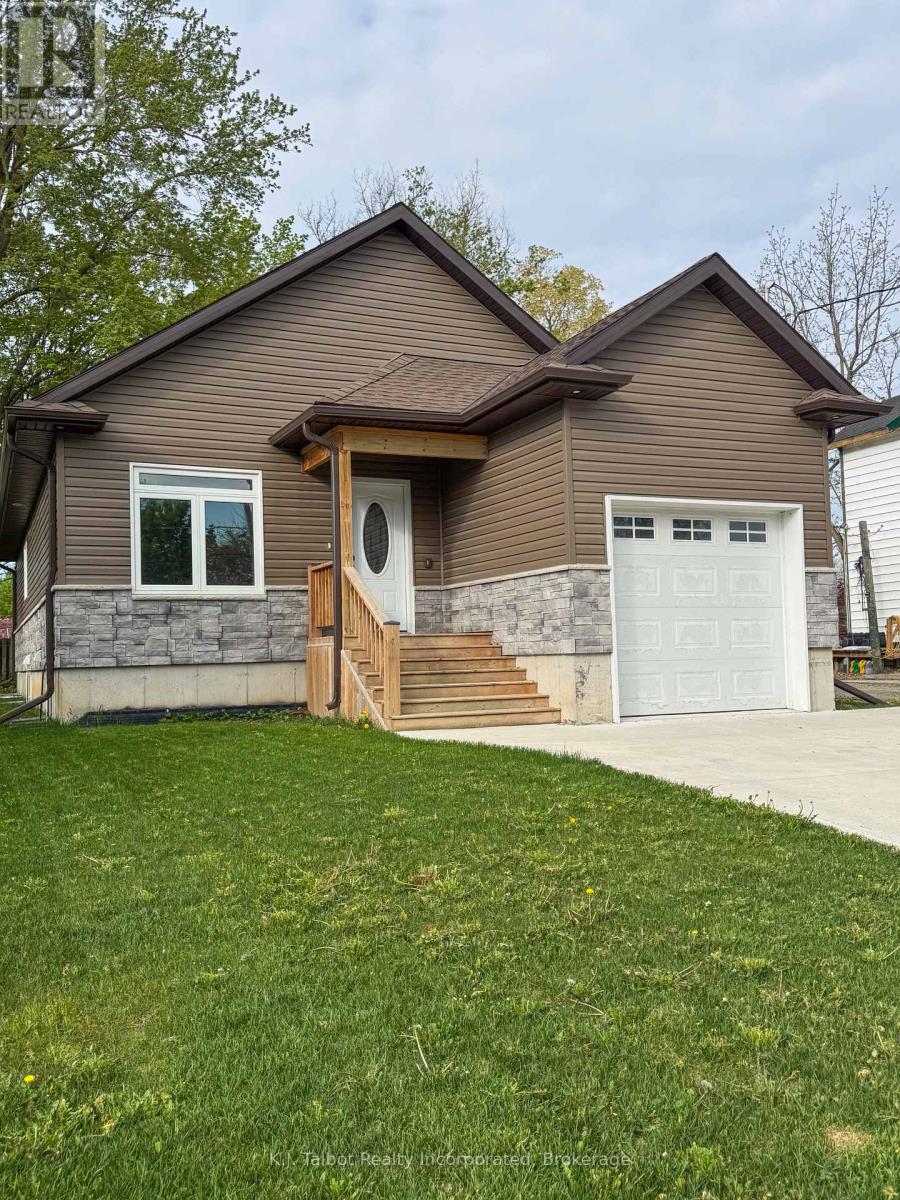Photo 6 of 52 Queen Street, Huron East ON