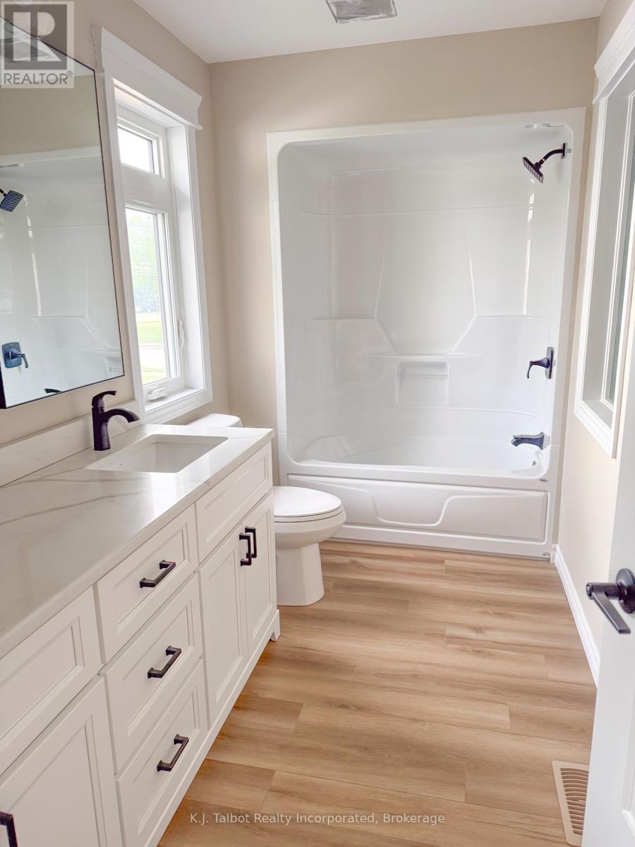 Photo 14 of 52 Queen Street, Huron East ON