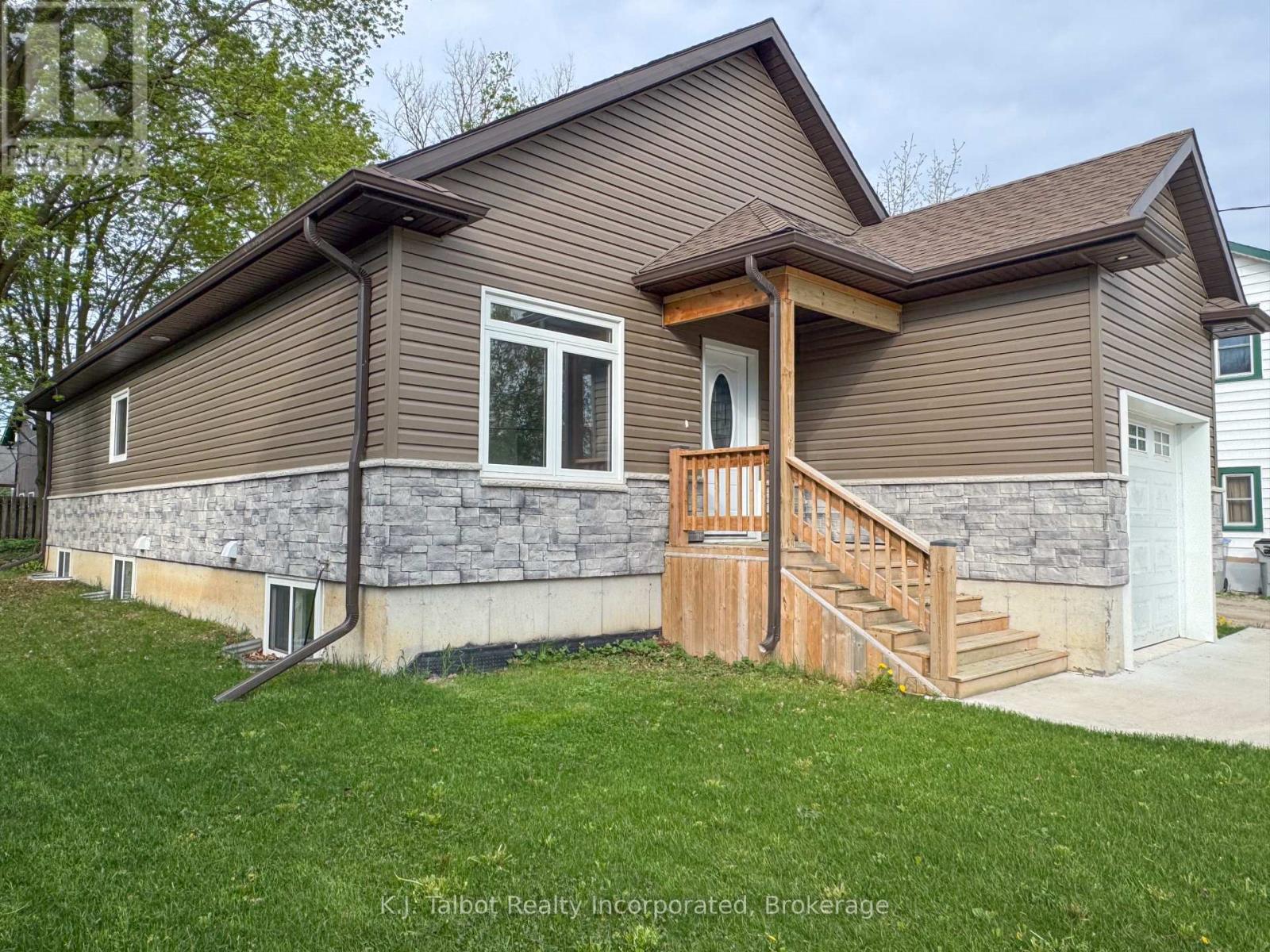 Photo 10 of 52 Queen Street, Huron East ON