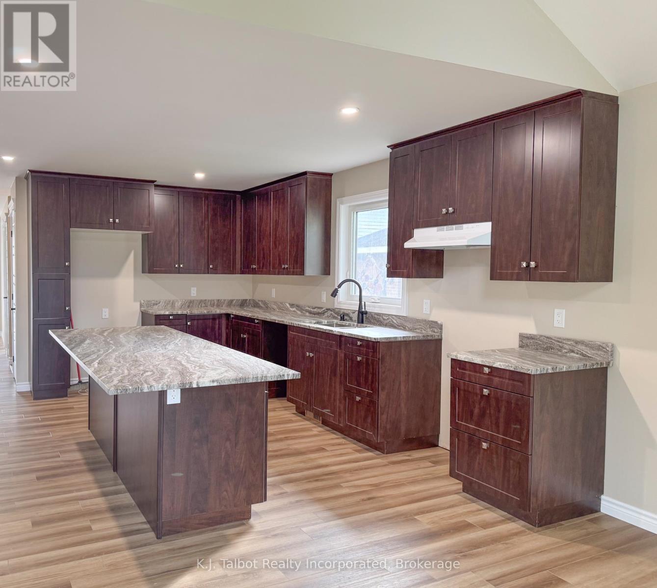 Photo 17 of 52 Queen Street, Huron East ON