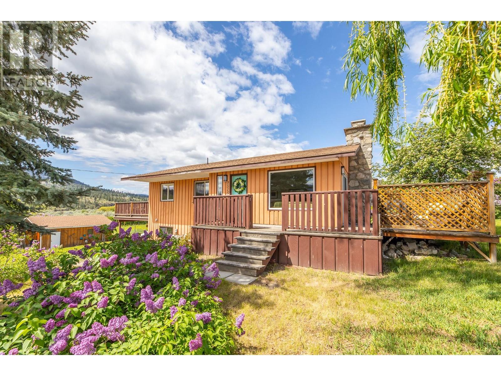 7515 Hillborn Street, Summerland