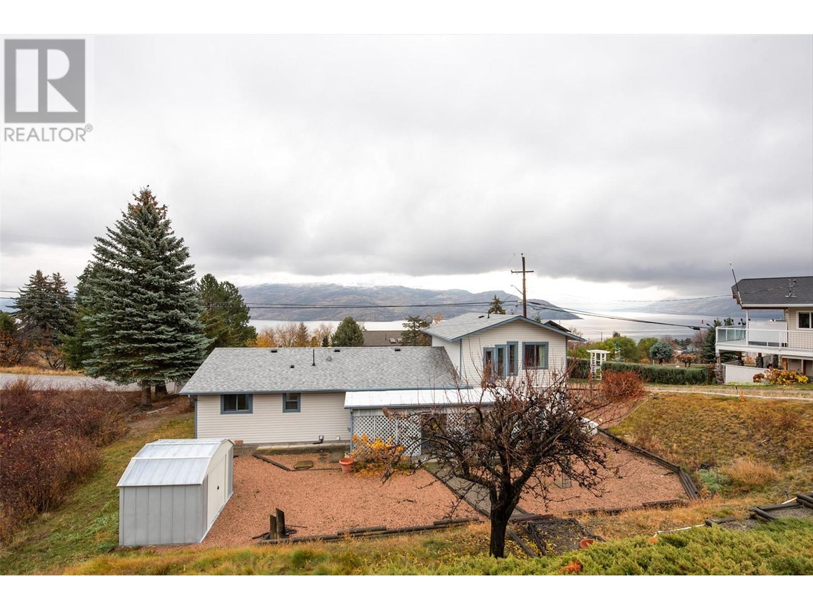  6040 Ellison Avenue, Peachland