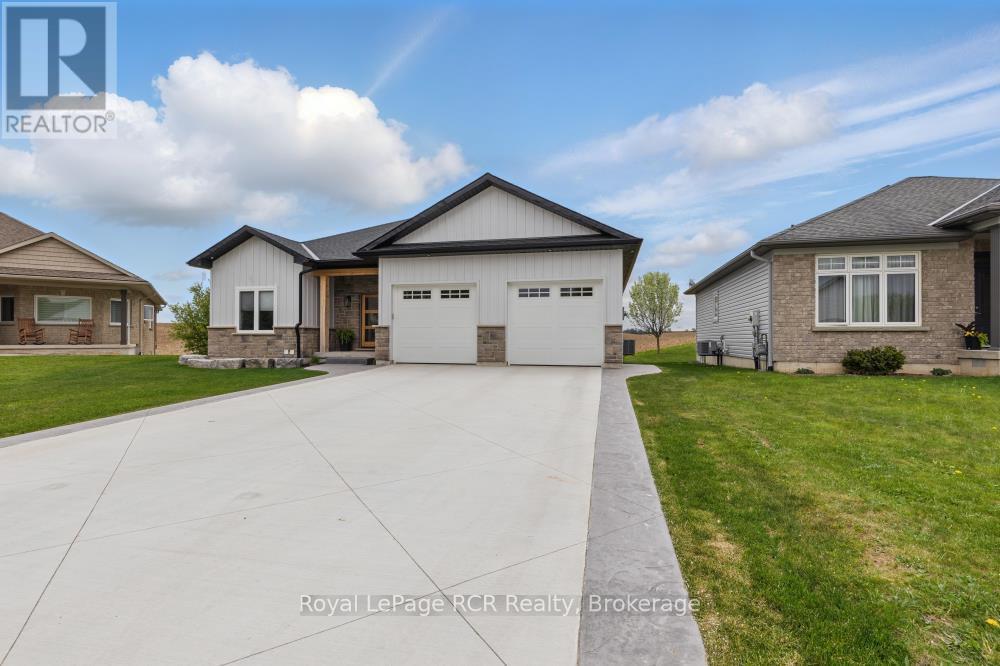 Photo 3 of 13 Jonathan Crescent, South Bruce ON