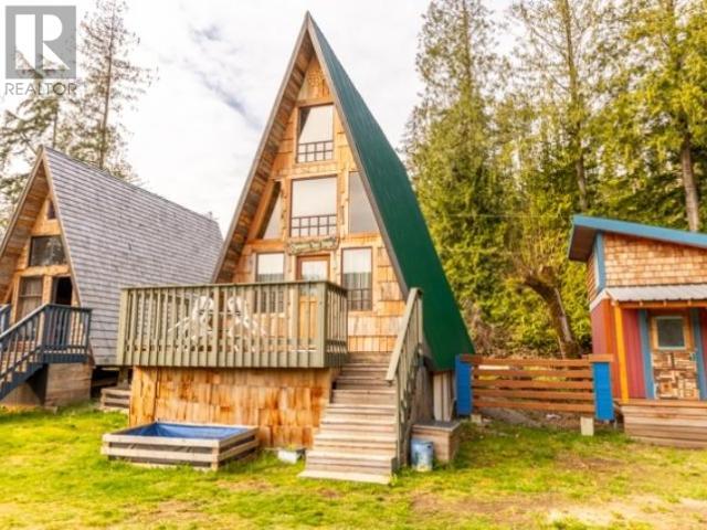 10052 MALASPINA RD, Powell River