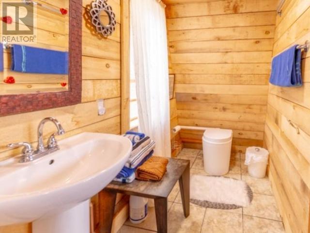 10052 MALASPINA RD, Powell River