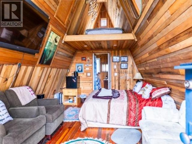 10052 MALASPINA RD, Powell River