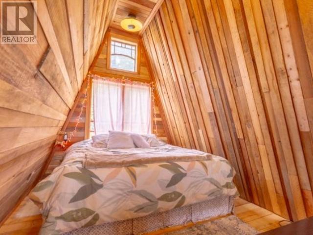 10052 MALASPINA RD, Powell River