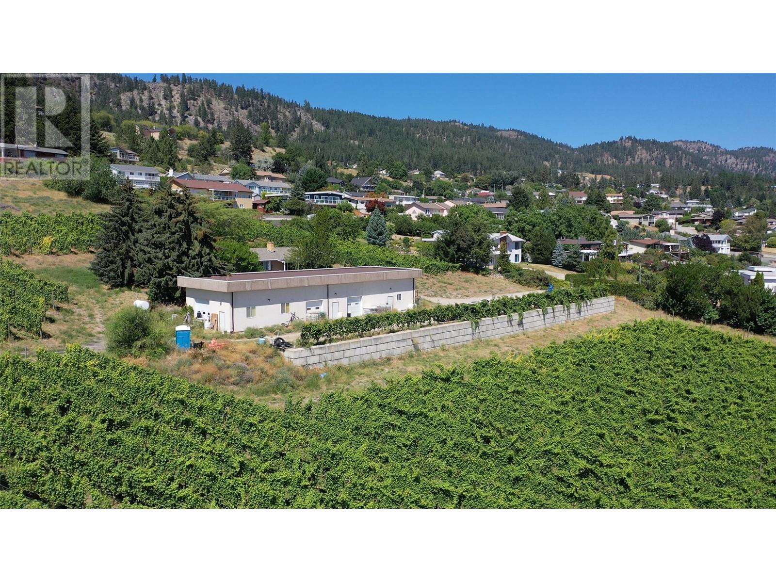 6212 Gummow Road & 6266 Lipsett Avenue, Peachland