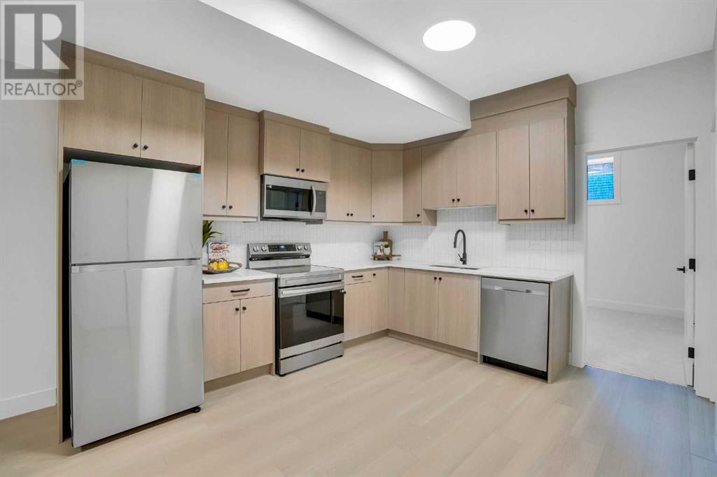 Single Family House for Sale in   Avenue NW Bowness Calgary 