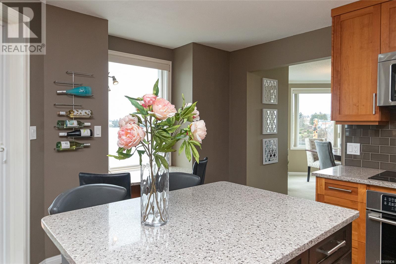 Photo 14 of 305 11 Cooperage Pl, Victoria BC