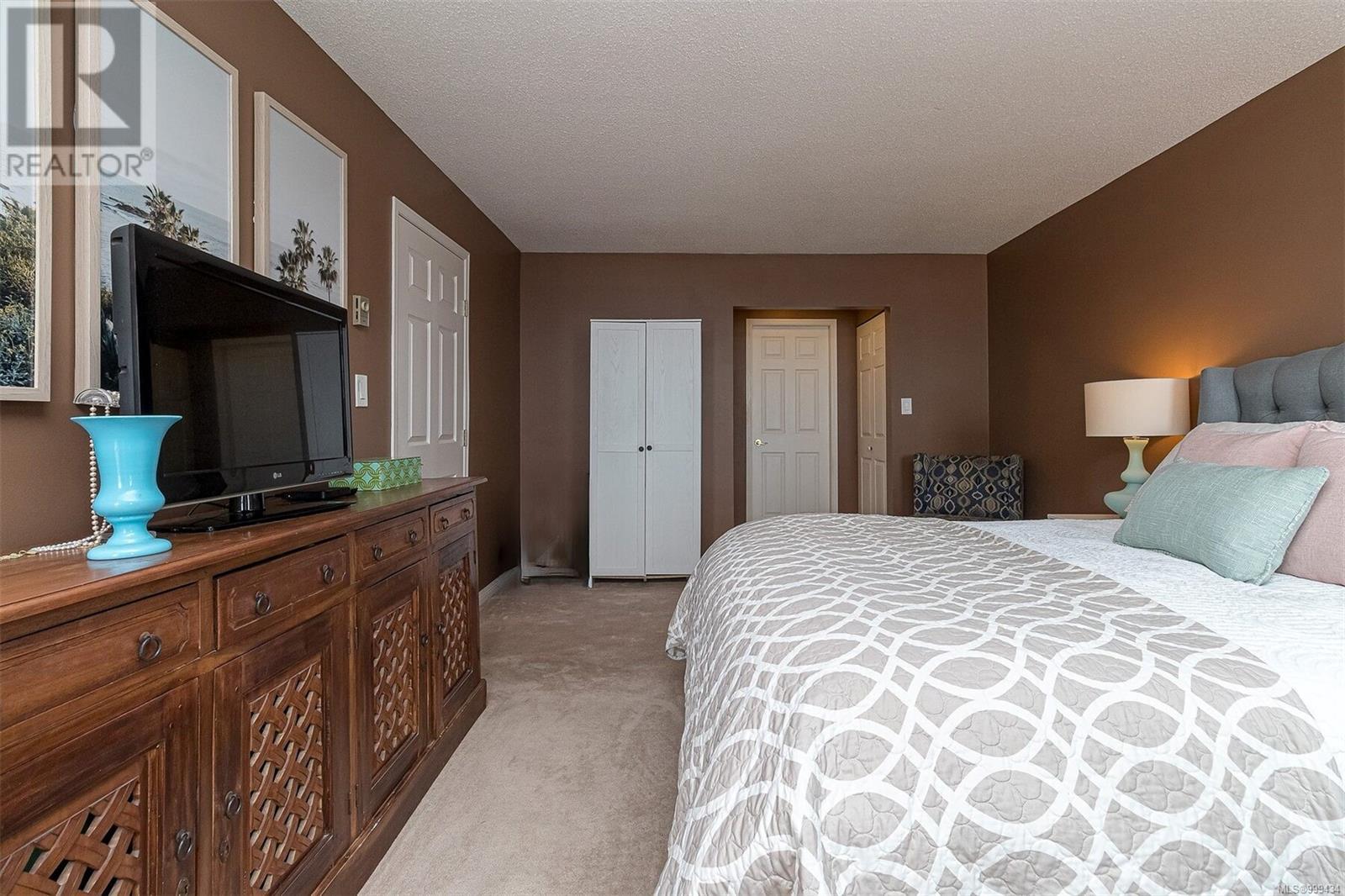 Photo 21 of 305 11 Cooperage Pl, Victoria BC
