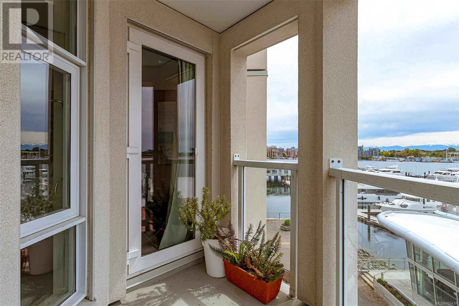 Photo 29 of 305 11 Cooperage Pl, Victoria BC