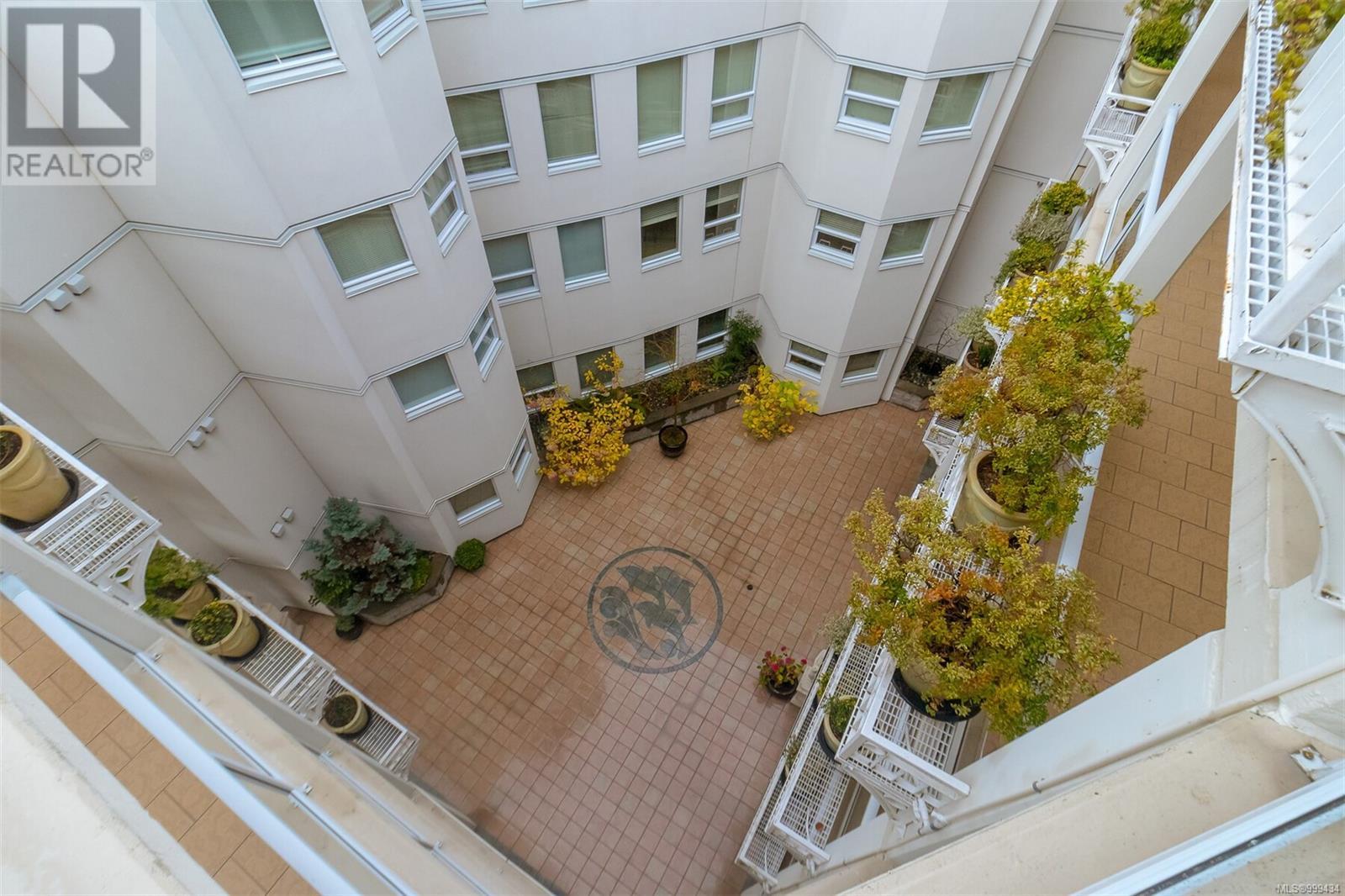 Photo 32 of 305 11 Cooperage Pl, Victoria BC