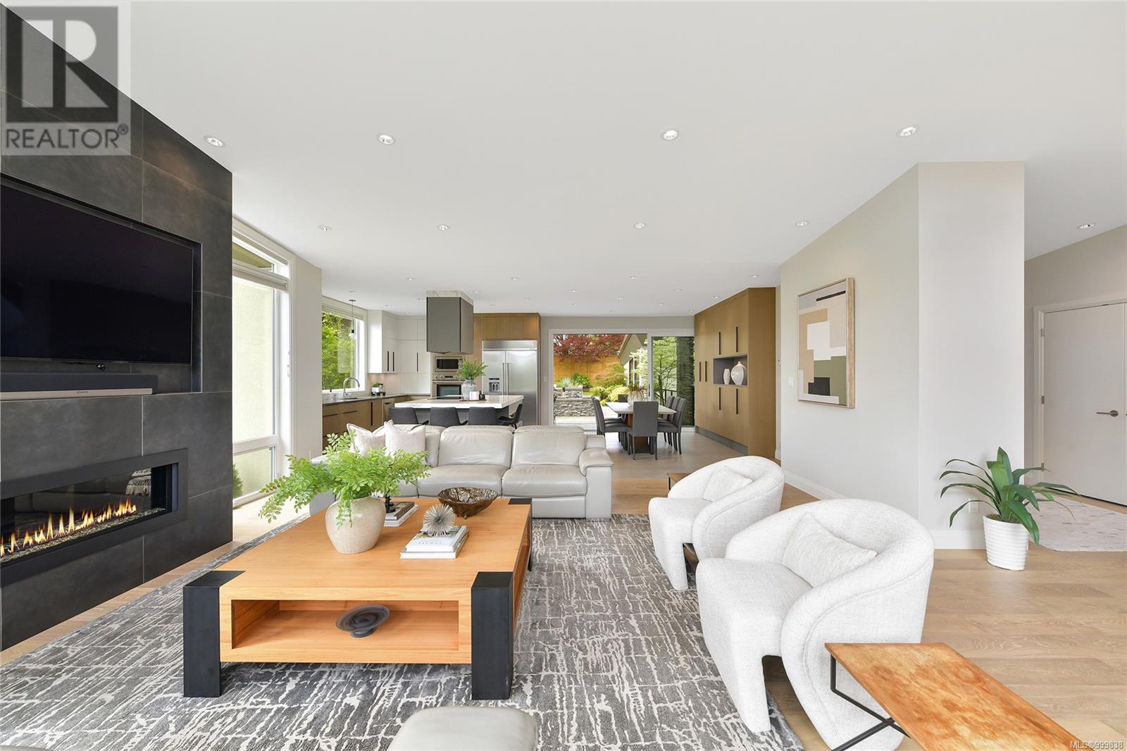 Photo 13 of 2324 Middowne Rd, Oak Bay BC