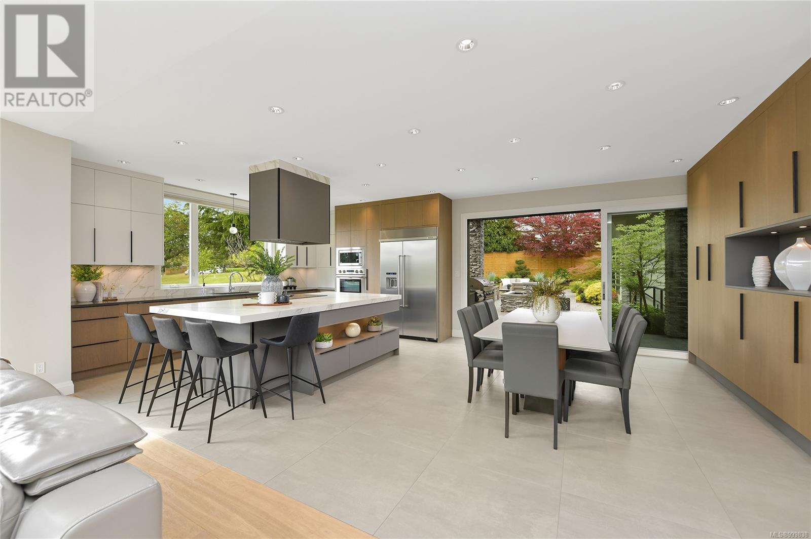 Photo 14 of 2324 Middowne Rd, Oak Bay BC