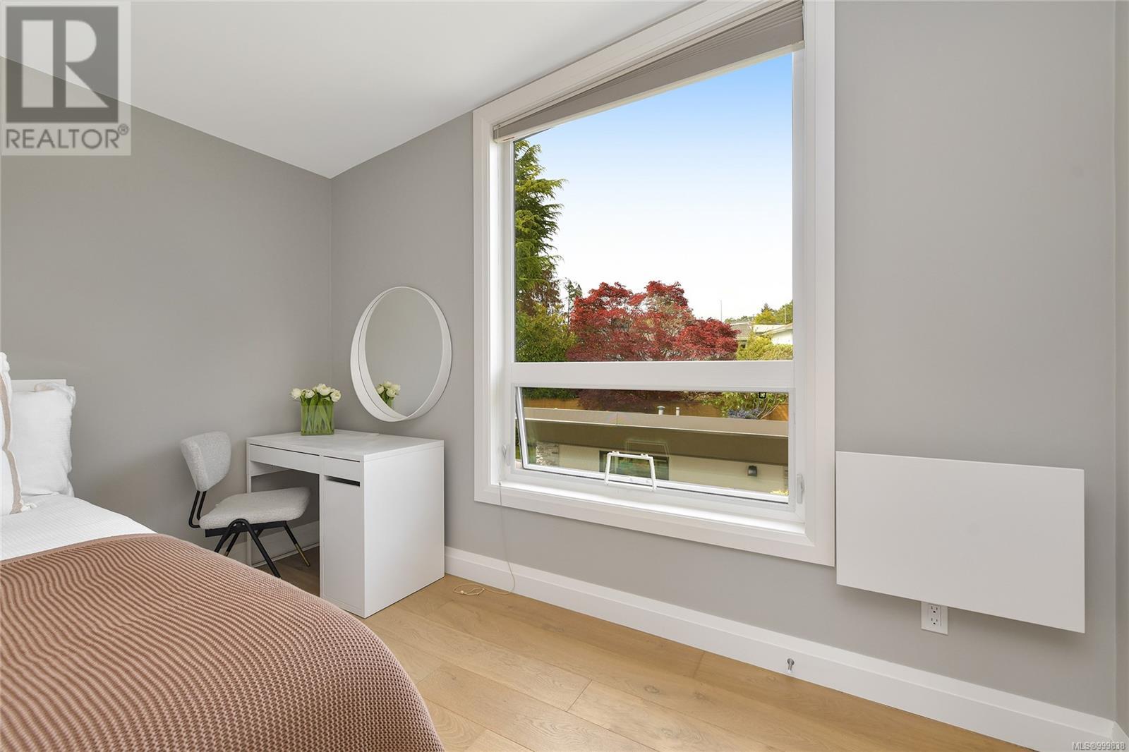  2324 Middowne Road, Oak Bay