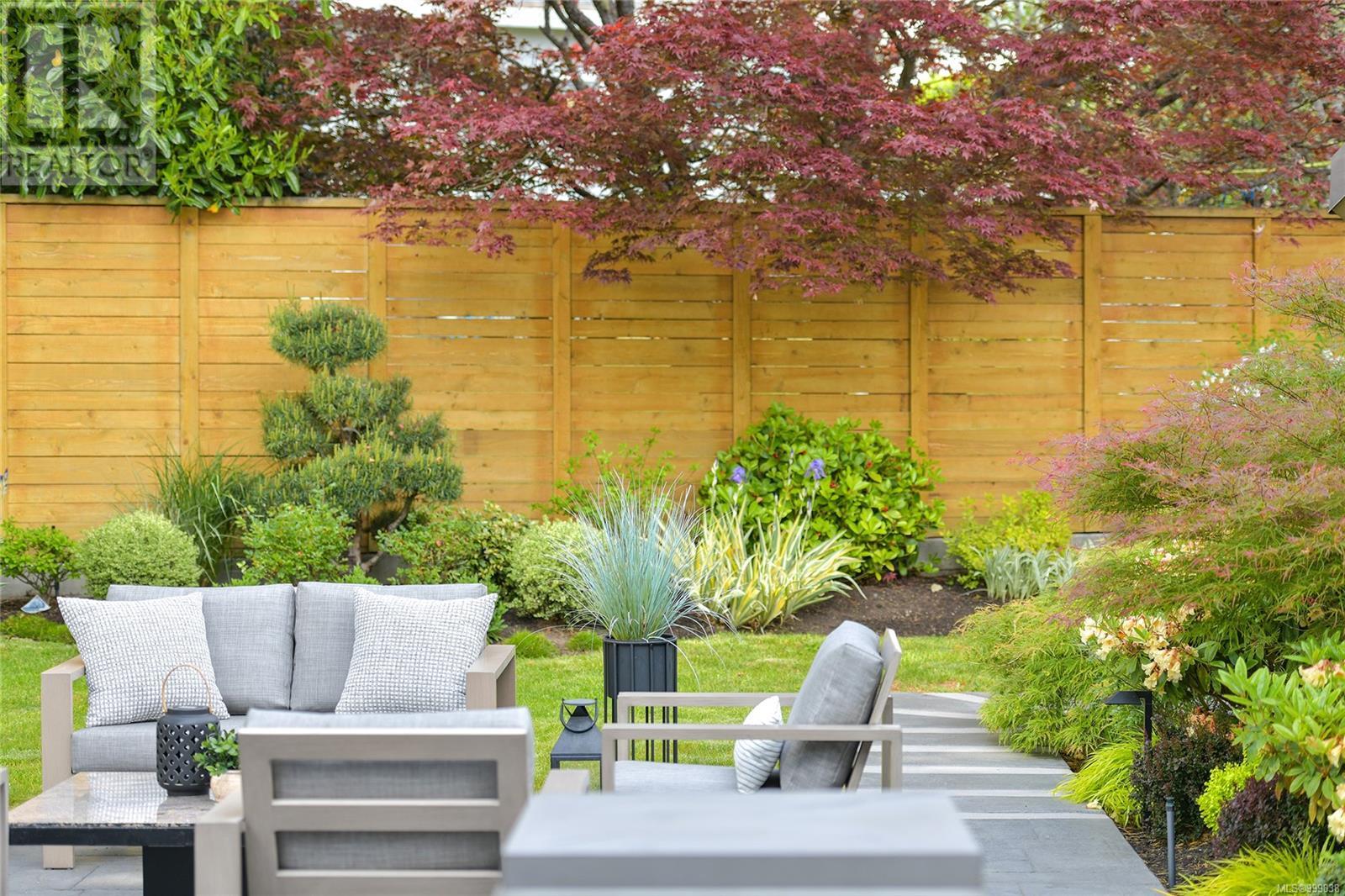 Photo 37 of 2324 Middowne Rd, Oak Bay BC