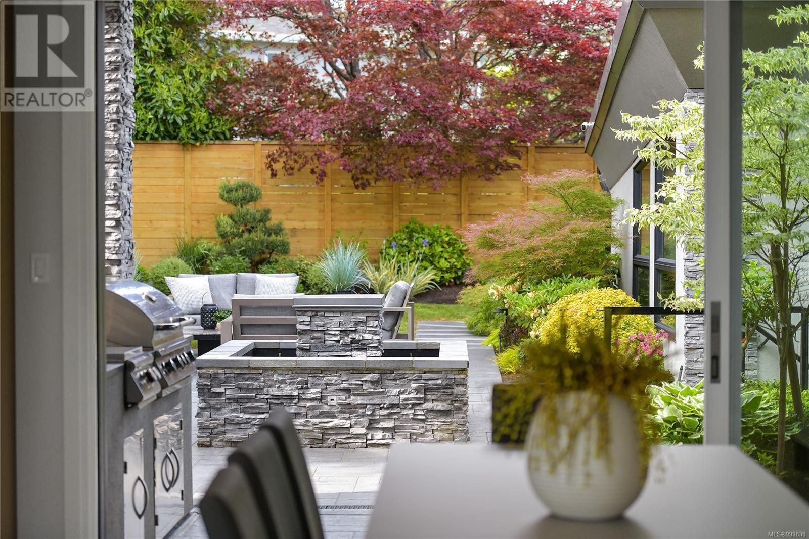 Photo 28 of 2324 Middowne Rd, Oak Bay BC