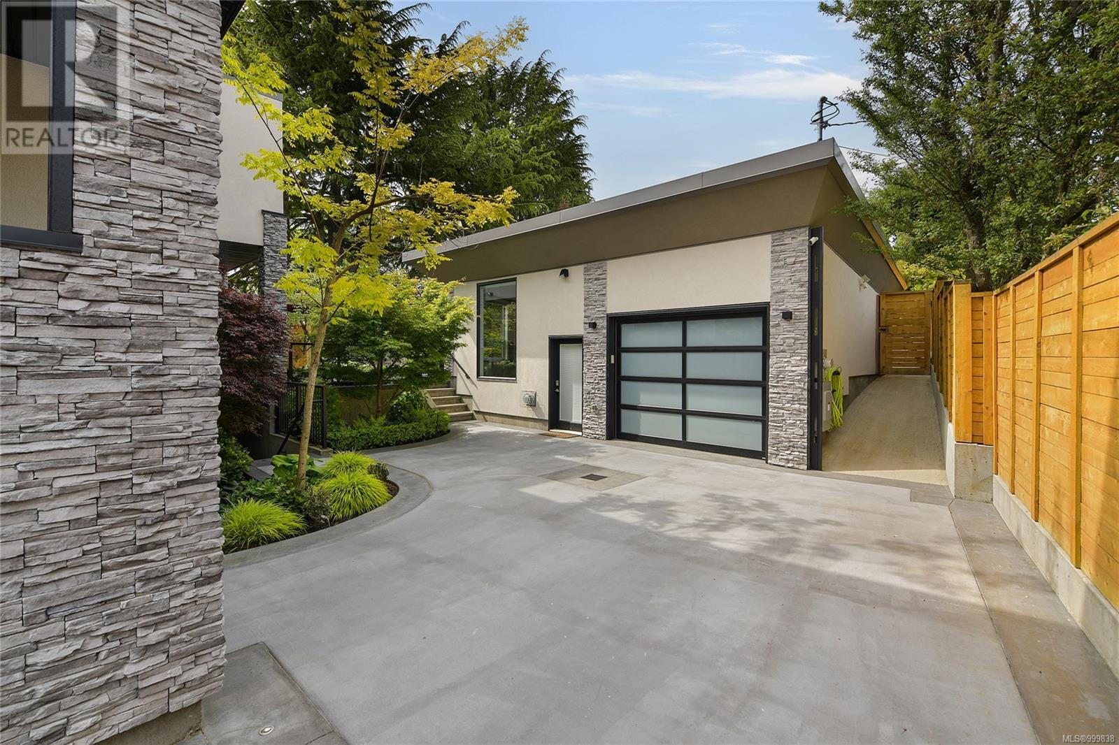Photo 80 of 2324 Middowne Rd, Oak Bay BC