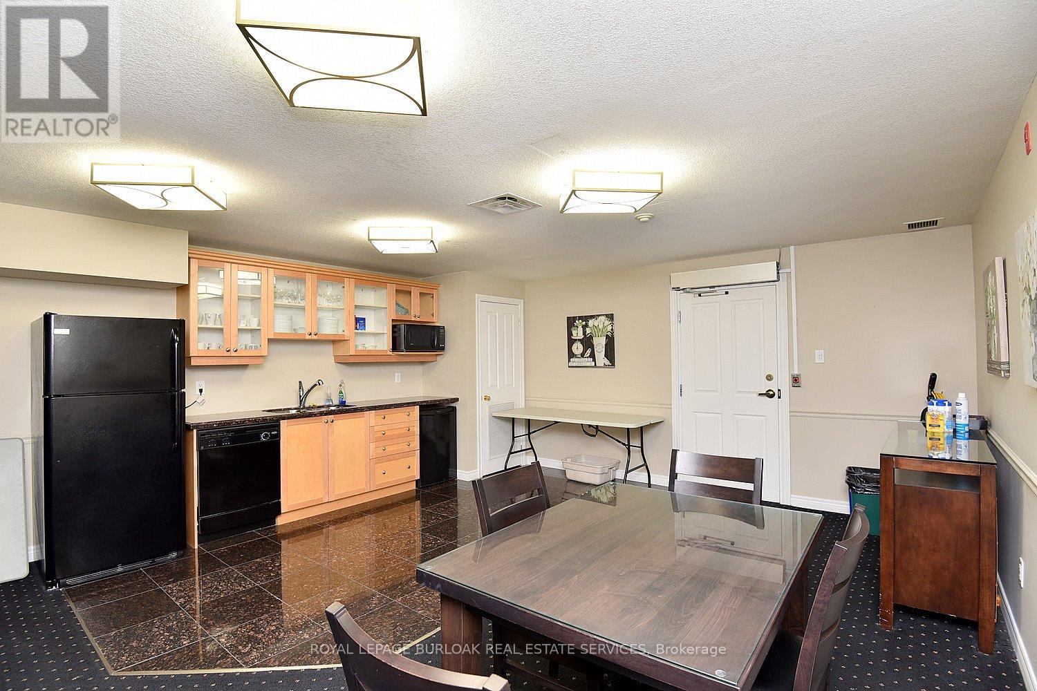 Photo 11 of 505 1998 Ironstone Drive, Burlington ON