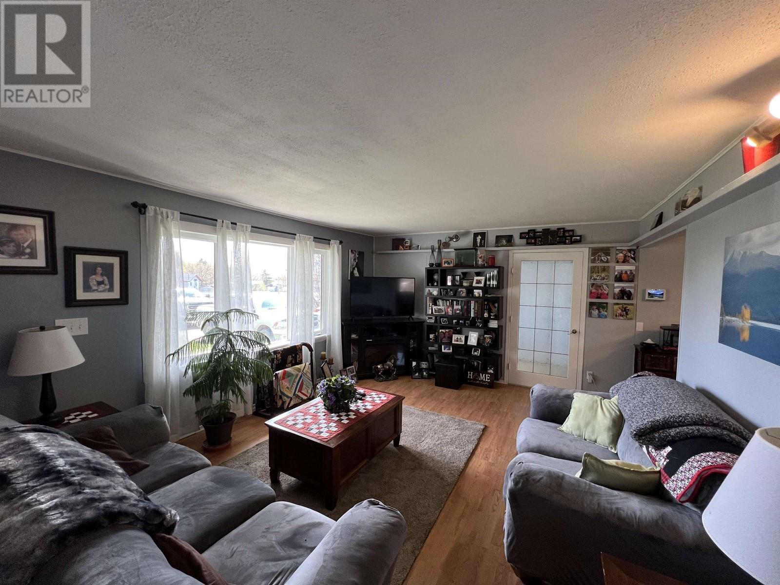 5435 AIRPORT DRIVE, Fort Nelson