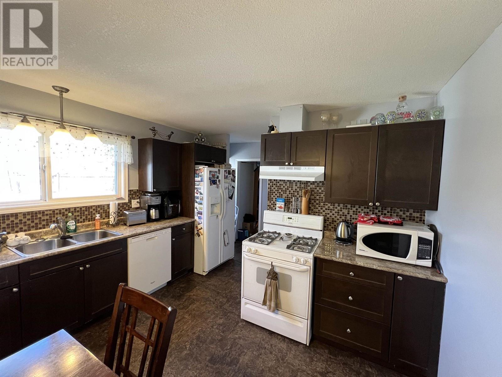 5435 AIRPORT DRIVE, Fort Nelson