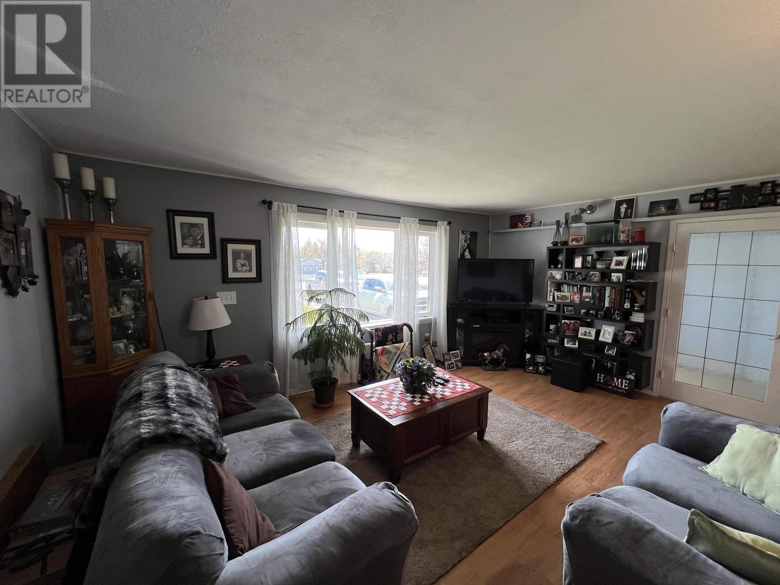 5435 AIRPORT DRIVE, Fort Nelson