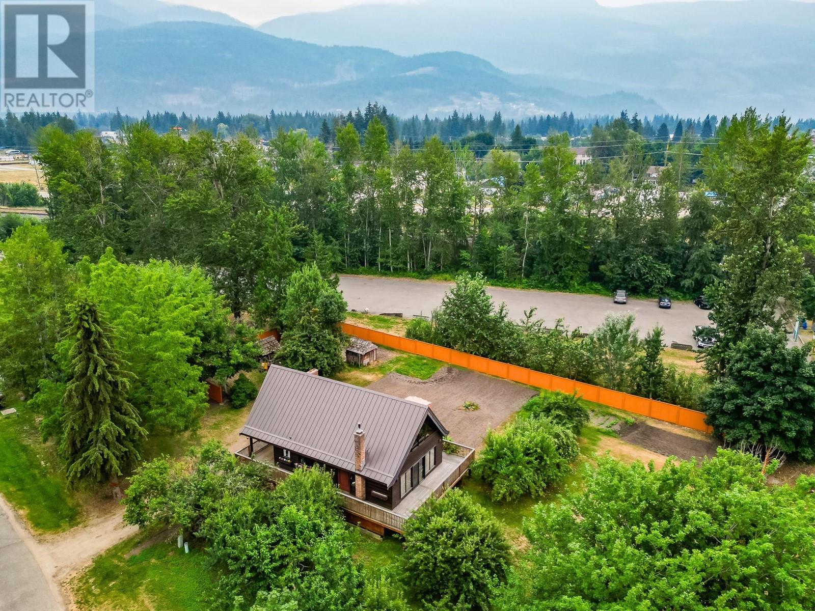  1416 Silver Sands Road, Sicamous