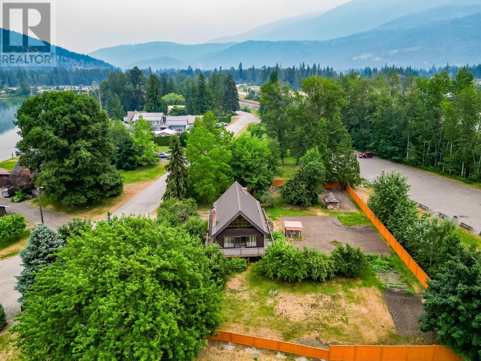  1416 Silver Sands Road, Sicamous